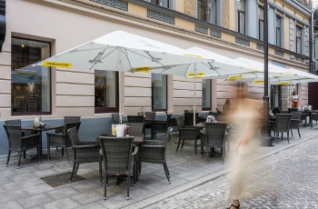 HOOTERS sports bar, Vilnius